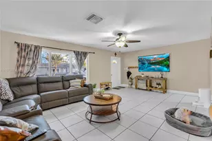 9417 NW 72nd St, Tamarac, FL 33321 - Photo 4