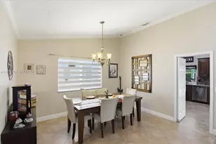 6520 Olde Moat Way, Davie, FL 33331 - Photo 26