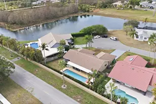 6520 Olde Moat Way, Davie, FL 33331 - Photo 8