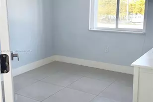 637 SW 3rd St, Miami, FL 33130 - Photo 10