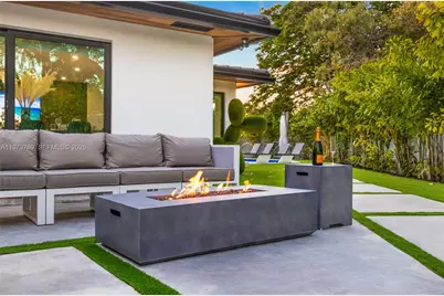 2100 SW 9th Ave, Miami, FL 33129 - Photo 16