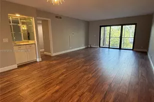 302 Lakeview Dr, Weston, FL 33326 - Photo 8