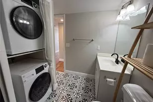 302 Lakeview Dr, Weston, FL 33326 - Photo 24