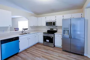 18105 Lembrecht Way, Tampa, FL 33647 - Photo 6