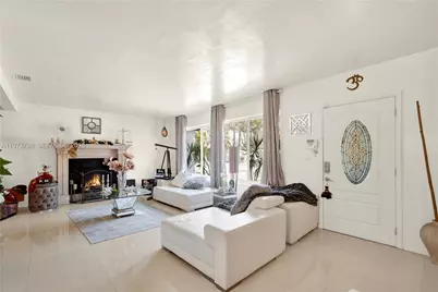 12670 NE Miami Pl, North Miami, FL 33161 - Photo 2