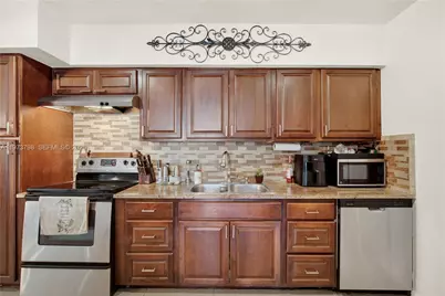 12670 NE Miami Pl, North Miami, FL 33161 - Photo 8