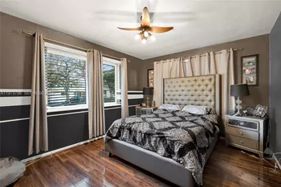 12670 NE Miami Pl, North Miami, FL 33161 - Photo 18