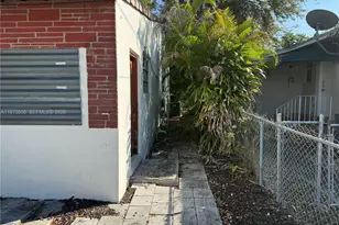 2750 SW 26th St, Miami, FL 33133 - Photo 8