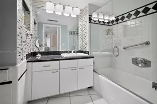 3000 Holiday Dr, Fort Lauderdale, FL 33316 - Photo 24