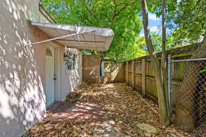 1045 SW 20th Ave, Miami, FL 33135 - Photo 46
