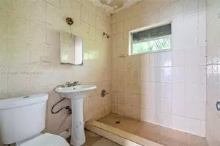 1045 SW 20th Ave, Miami, FL 33135 - Photo 20