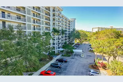 2900 N Course Dr #804, Pompano Beach, FL 33069 - Photo 2