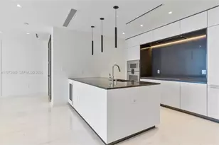 300 Biscayne Blvd Way, Miami, FL 33131 - Photo 16