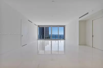 300 Biscayne Boulevard Way #803C, Miami, FL 33131 - Photo 8