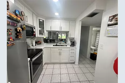 10434 Sunrise Lakes Blvd #102, Sunrise, FL 33322 - Photo 4