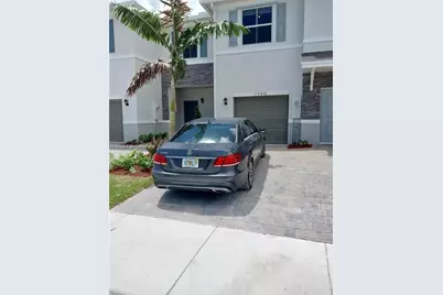 1790 SE 7th Ter #1790, Homestead, FL 33034 - Photo 2