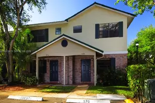 576 Westree Ln, Plantation, FL 33324 - Photo 2