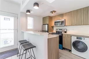 740 Meridian Ave, Miami Beach, FL 33139 - Photo 2