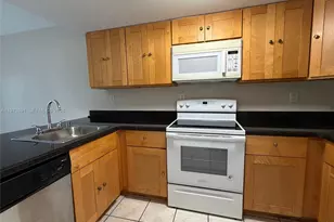 9193 Fontainebleau Blvd, Miami, FL 33172 - Photo 6