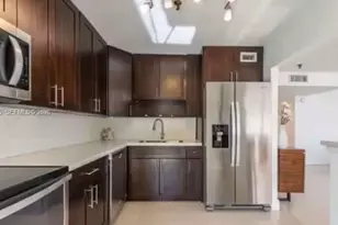 671 NE 195th St, Miami, FL 33179 - Photo 2