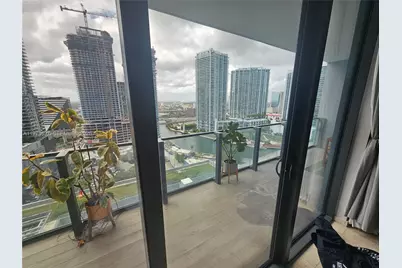 68 SE 6th St #1806, Miami, FL 33131 - Photo 38