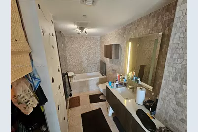 68 SE 6th St #1806, Miami, FL 33131 - Photo 10