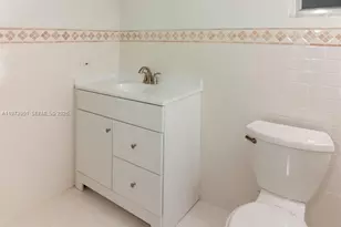 447 NE 195th St, Miami, FL 33179 - Photo 14