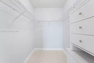 8005 Lake Dr, Doral, FL 33166 - Photo 18