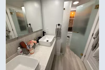 2333 Brickell Ave #1616, Miami, FL 33129 - Photo 16