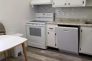 410 SE 2nd St, Hallandale Beach, FL 33009 - Photo 2