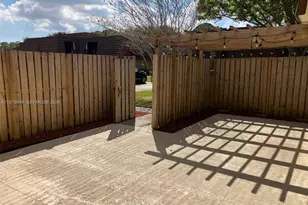 1123 11th Ln, Palm Beach Gardens, FL 33418 - Photo 4