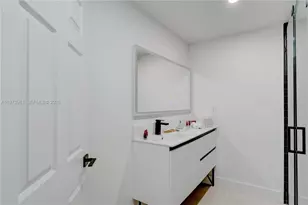 347 NE 110th St, Miami, FL 33161 - Photo 28