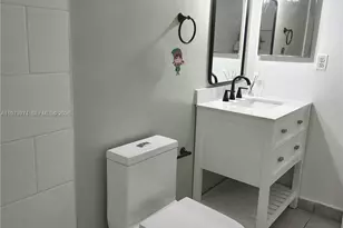 666 W 81st St, Hialeah, FL 33014 - Photo 12