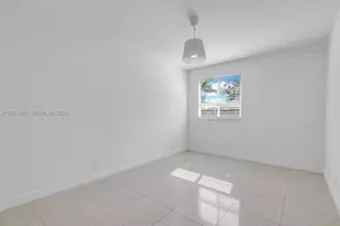 1386 Canary Island Dr, Weston, FL 33327 - Photo 20