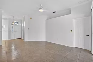 2385 SE 7th Pl, Homestead, FL 33033 - Photo 10