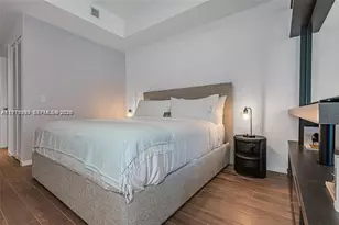 398 NE 5th St, Miami, FL 33132 - Photo 10