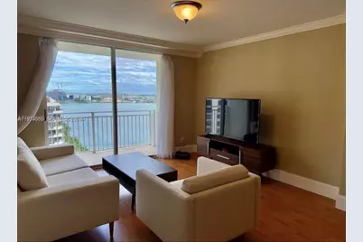 770 NE Claughton Island Dr #1613, Miami, FL 33131 - Photo 2