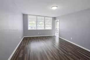 1780 NE 191st St, Miami, FL 33179 - Photo 2