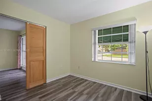 12261 Lake Loop Rd, Cooper City, FL 33330 - Photo 10