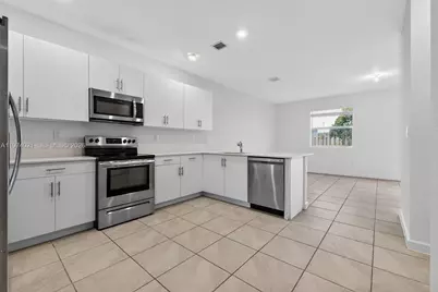 2619 SE 11th Street #2619, Homestead, FL 33035 - Photo 8