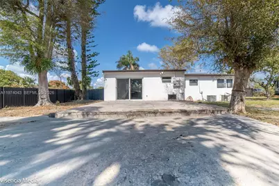 1090 NW 197th Ter, Miami Gardens, FL 33169 - Photo 20