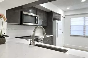 1001 SW 128th Terrace, Pembroke Pines, FL 33027 - Photo 2