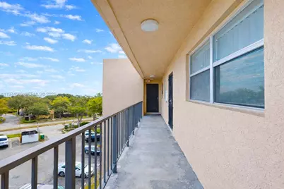 13715 Kendale Lakes Cir #PH-A10, Miami, FL 33183 - Photo 6