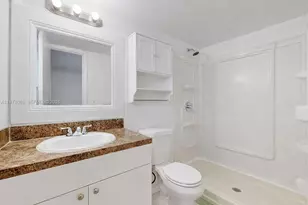 13715 Kendale Lakes Cir, Miami, FL 33183 - Photo 14