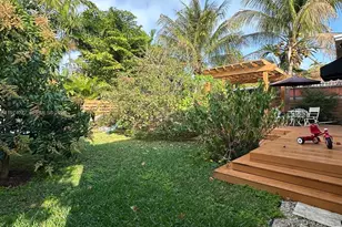 9048 Carlyle Ave, Surfside, FL 33154 - Photo 18