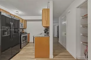9853 Riverside Dr, Coral Springs, FL 33071 - Photo 6