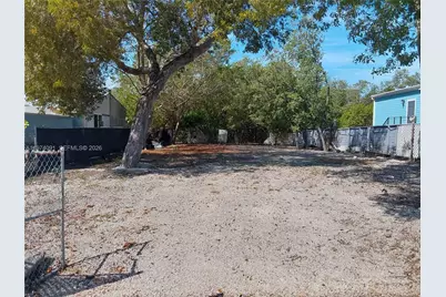 245 Cuba Rd, Tavernier, FL 33070 - Photo 1