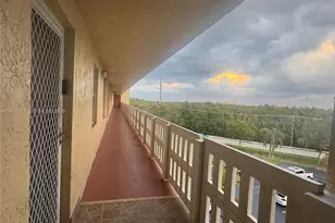 441 SE 3rd St, Dania Beach, FL 33004 - Photo 2