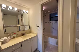 1100 Colony Point Cir, Pembroke Pines, FL 33026 - Photo 16