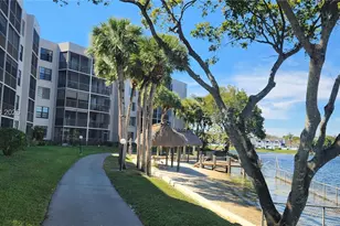 1100 Colony Point Cir, Pembroke Pines, FL 33026 - Photo 26